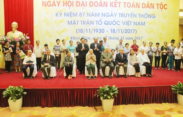 Phó Chủ tịch Thường trực HĐND TP tham dự Ngày hội đại đoàn kết toàn dân tộc cùng Thủ tướng Nguyễn Xuân Phúc và nhân dân phường Điện Biên, Ba Đình